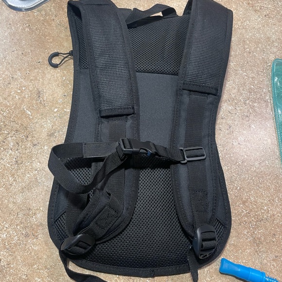 Black Vibe Hydration Backpack Pack - Picture 2 of 7